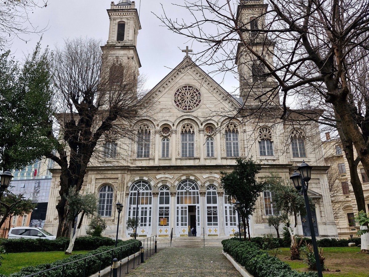Taksim’de Farklı Bir Çağa Işınlanacağınız Ayatriada&nbsp;Kilisesi!