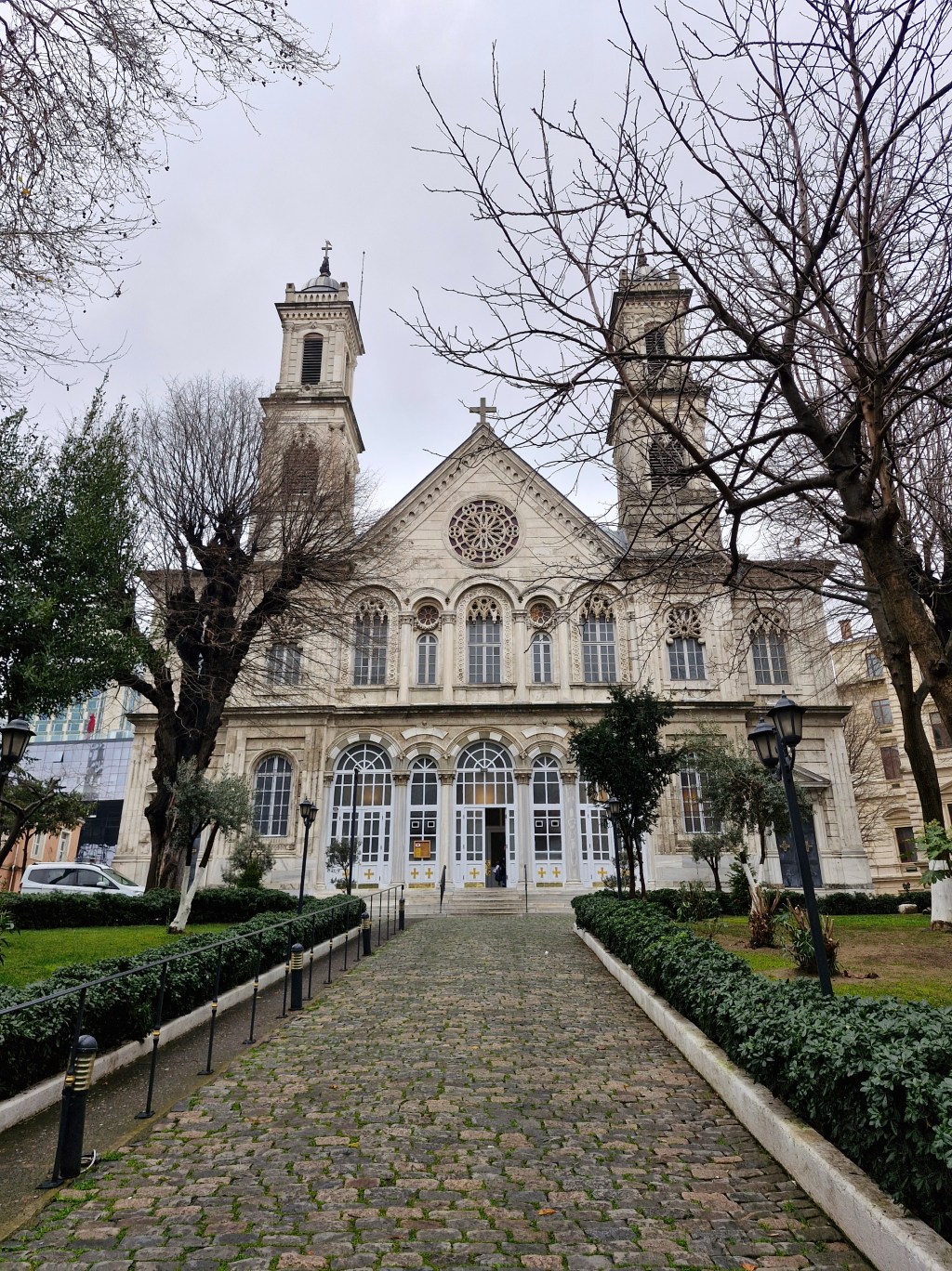 Taksim’de Farklı Bir Çağa Işınlanacağınız Ayatriada&nbsp;Kilisesi!